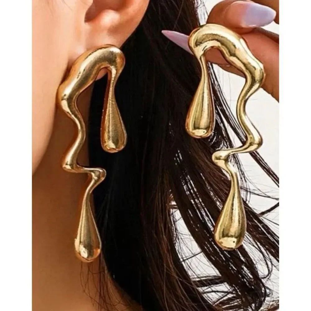 NWOT Zara Water Drop Dangle Earrings  Gold Studs Punk